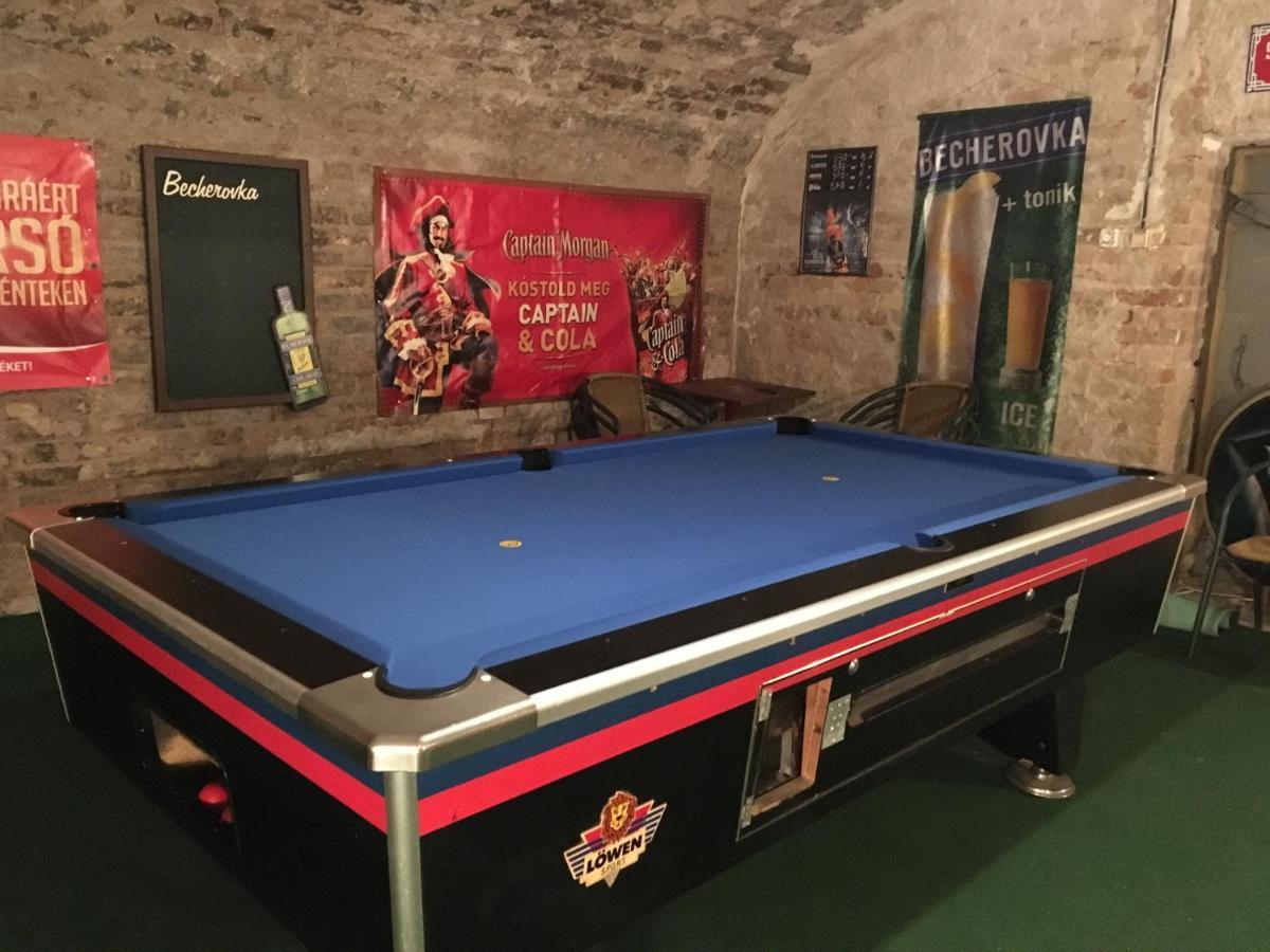 Whole Basement Former Pub2 For Stag Do, Men'S Cave Budapest Exterior foto